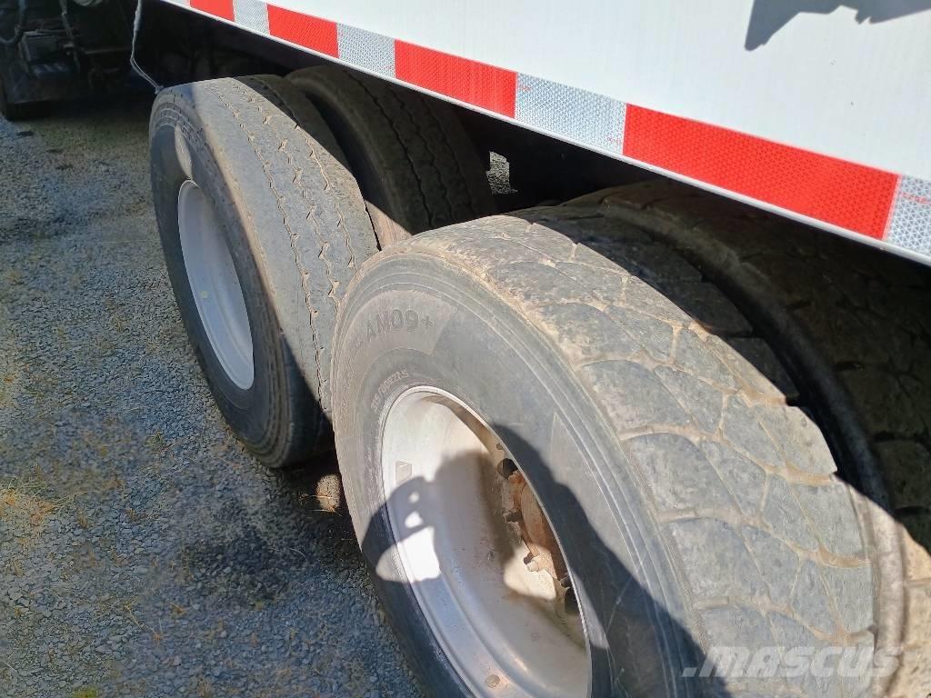 Mack MRU 613 Atkritumu izvešanas transports