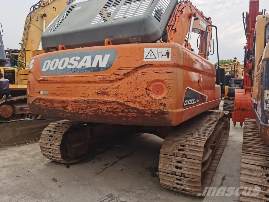 Doosan DX300LC-9C Kāpurķēžu ekskavatori