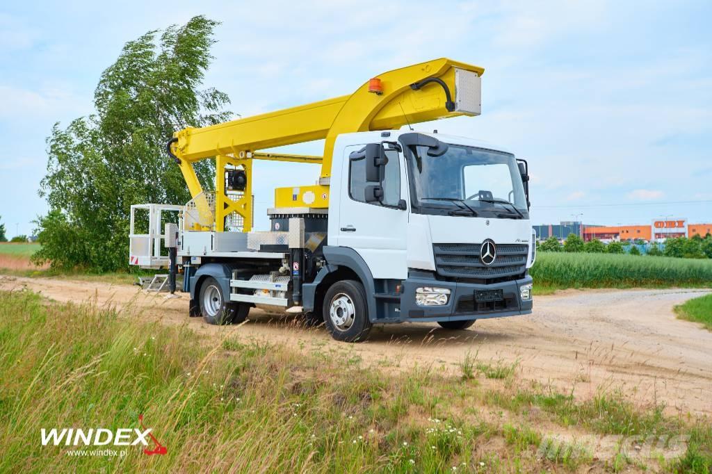 Palfinger P 300 KS Pacēlāji uz automašīnas bāzes