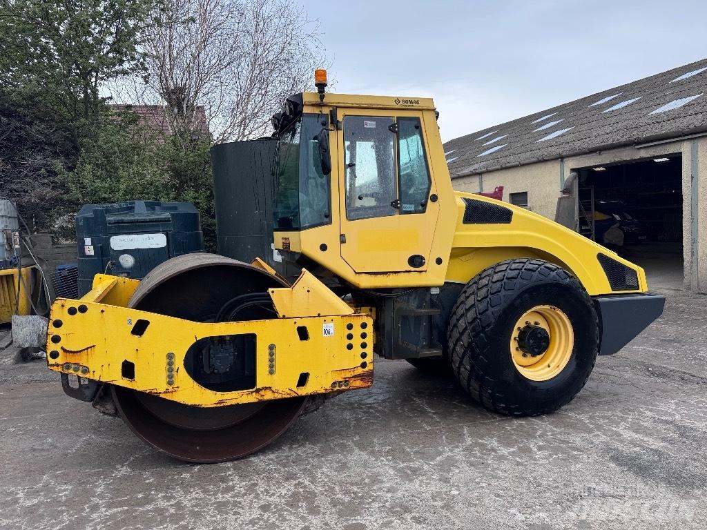 Bomag BW 213 D H-4 Vienvalča grunts veltņi