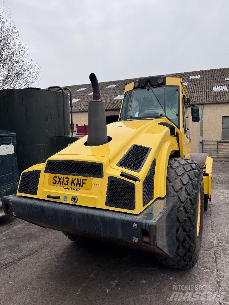 Bomag BW 213 D H-4 Vienvalča grunts veltņi