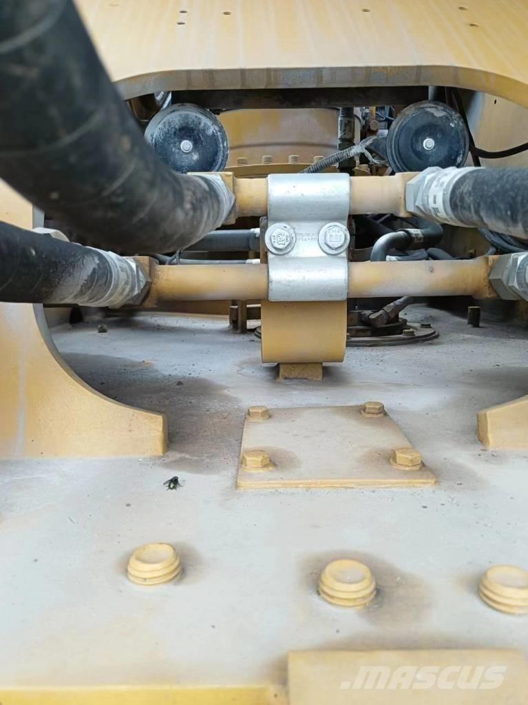 CAT 340 D L Kāpurķēžu ekskavatori