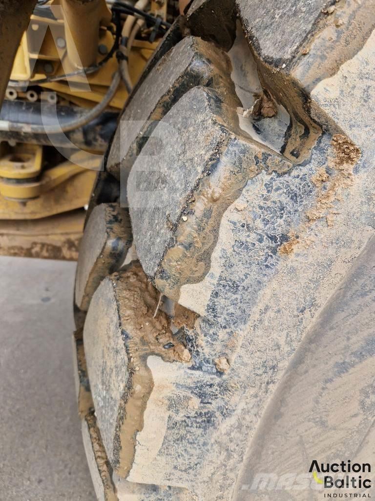 CAT 735C Artikulētie pašizgāzēji