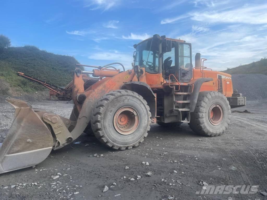 Doosan DL 400 Iekrāvēji uz riteņiem