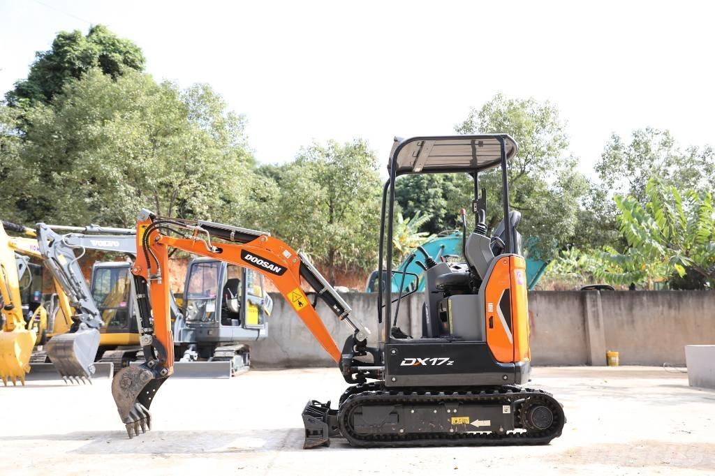 Doosan DX 17 Kāpurķēžu ekskavatori