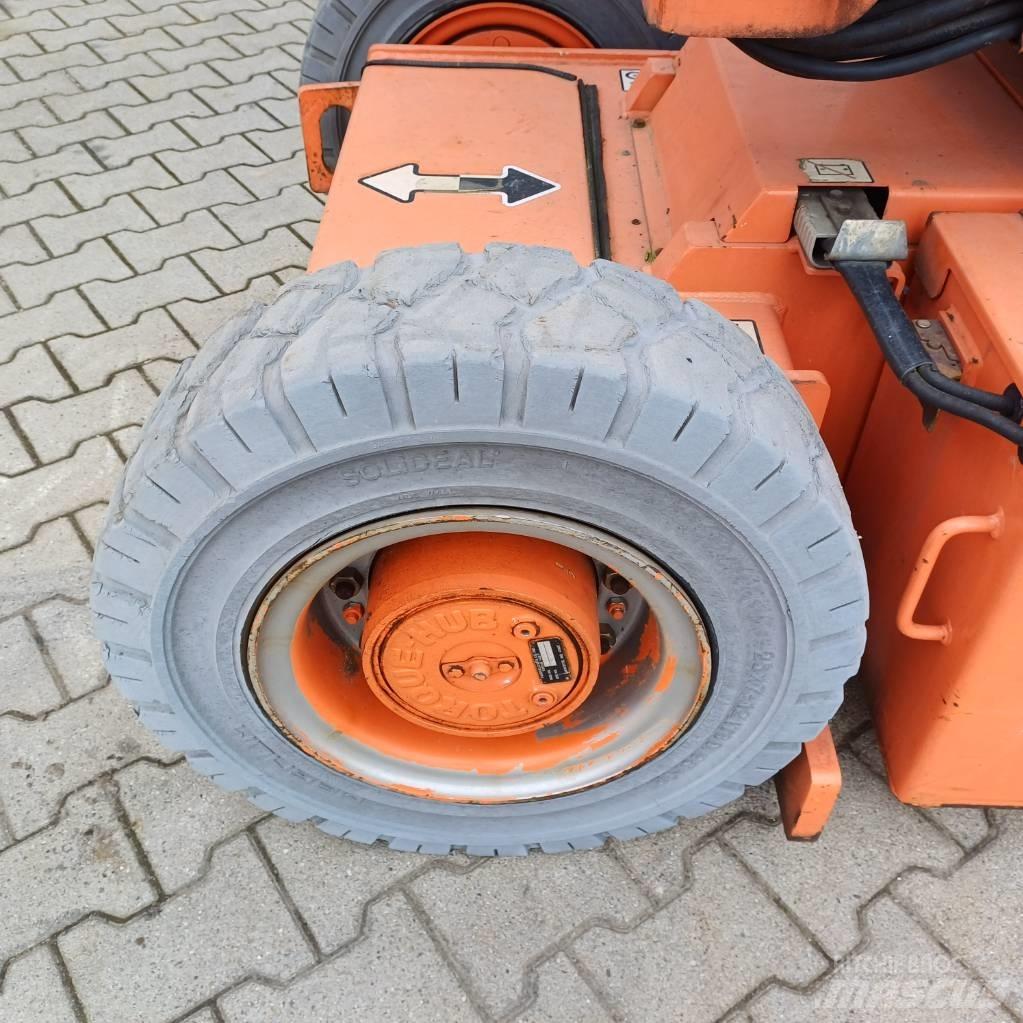 JLG E300AJP Strēles pacēlāji