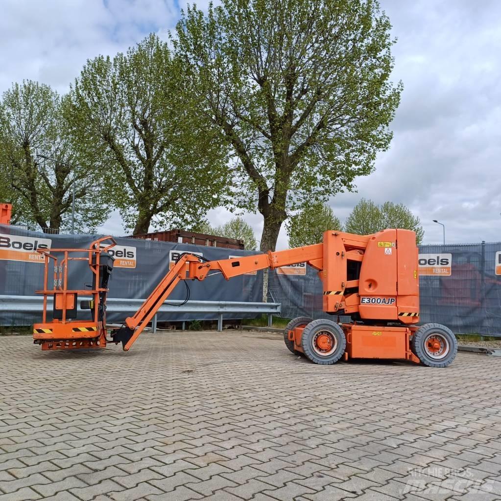 JLG E300AJP Strēles pacēlāji