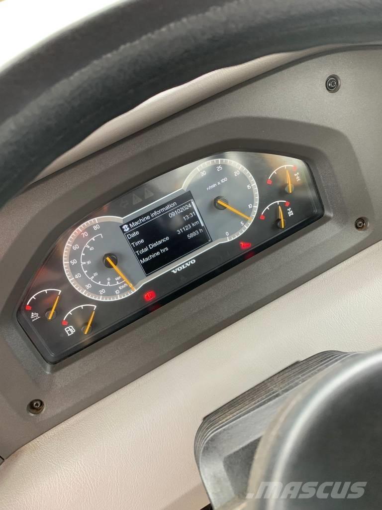 Hitachi ZX 140 W Ekskavatori uz riteņiem