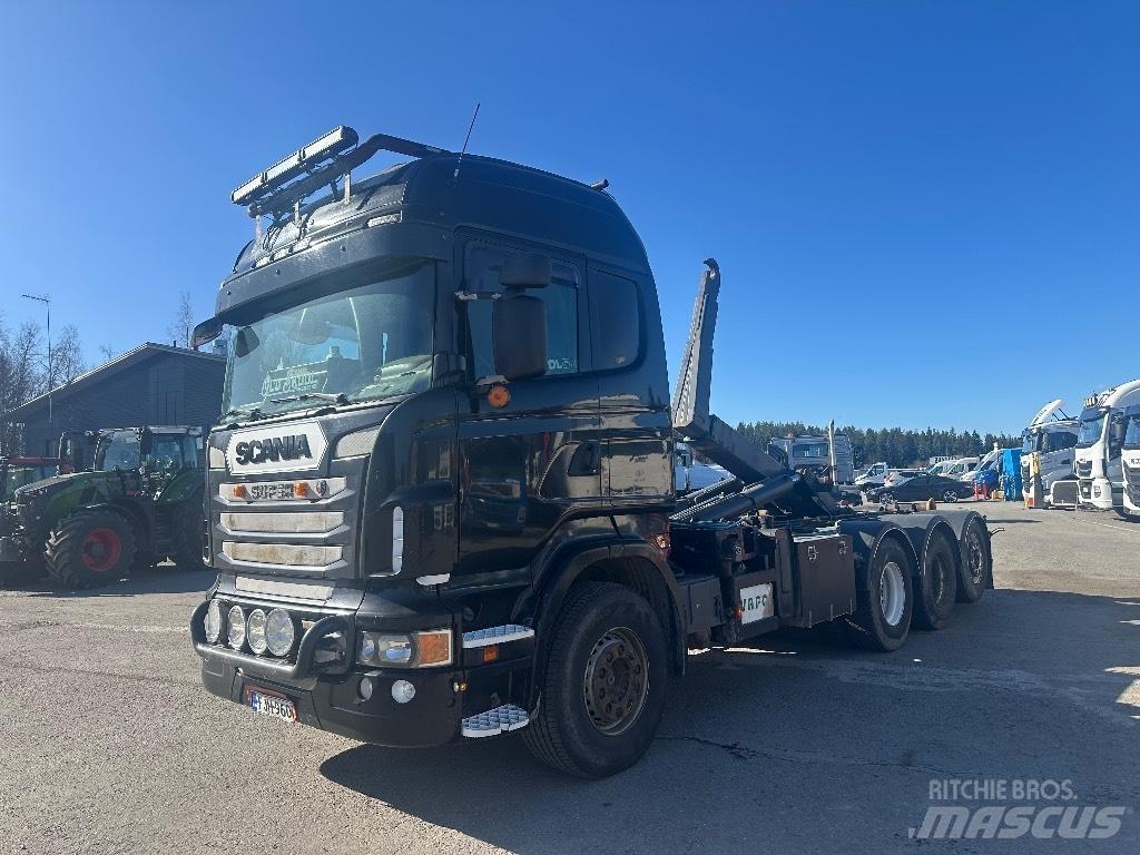 Scania R560 Treileri ar āķi