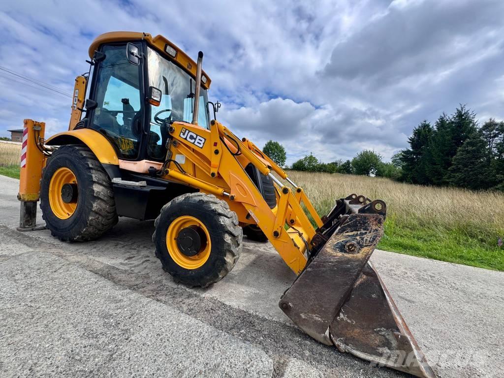 JCB 3CX Ekskavatori-iekrāvēji