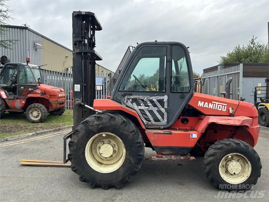 Manitou M26-4 Apvidus autokrāvējs