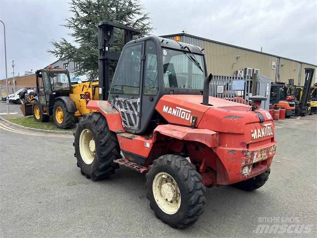 Manitou M26-4 Apvidus autokrāvējs