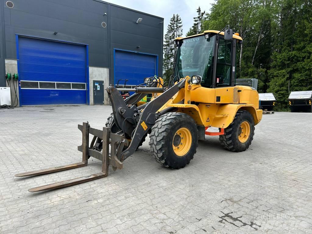 !!SOLD!! Volvo L 30 G Iekrāvēji uz riteņiem