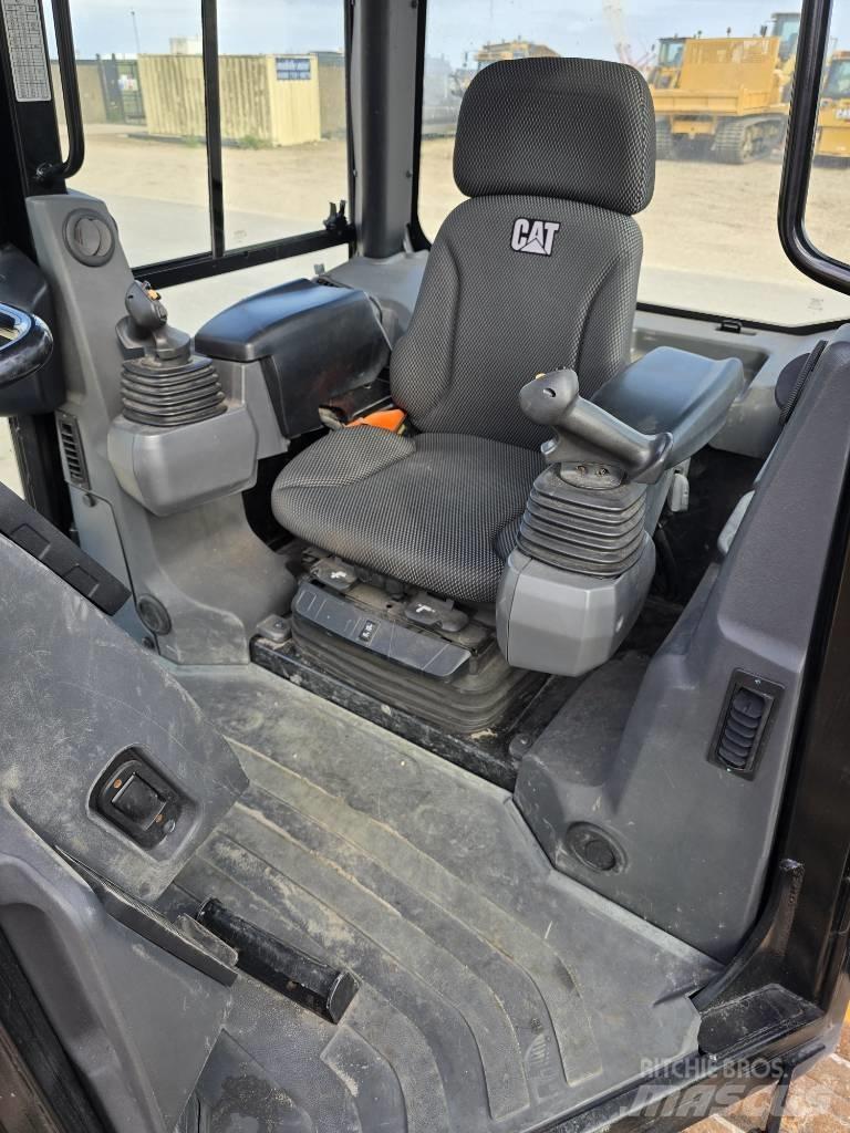 CAT D 3 LGP Kāpurķēžu buldozeri