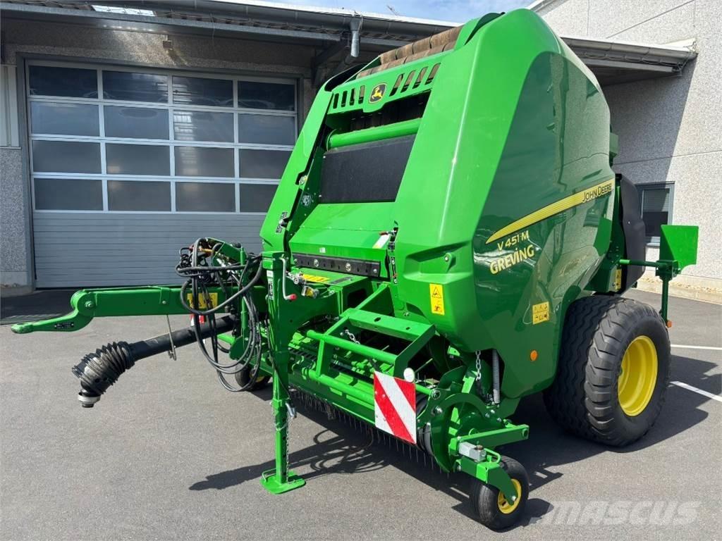 John Deere V451M Rituļu preses