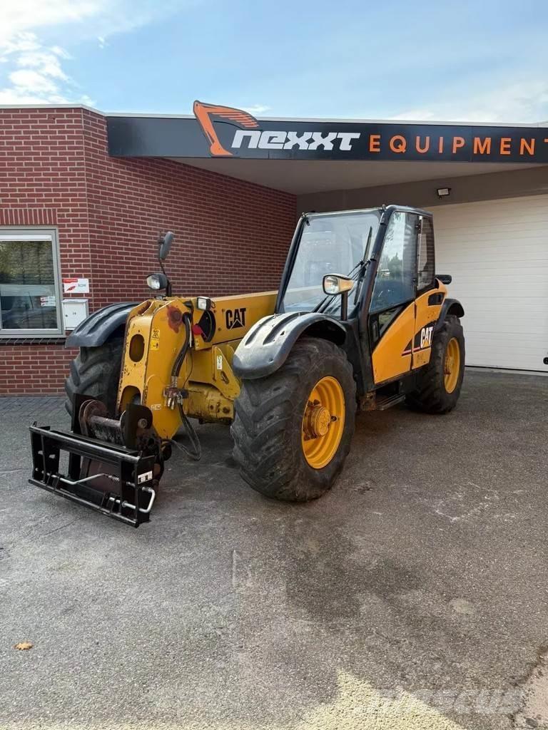 CAT TH 330 B Teleskopiskie manipulatori