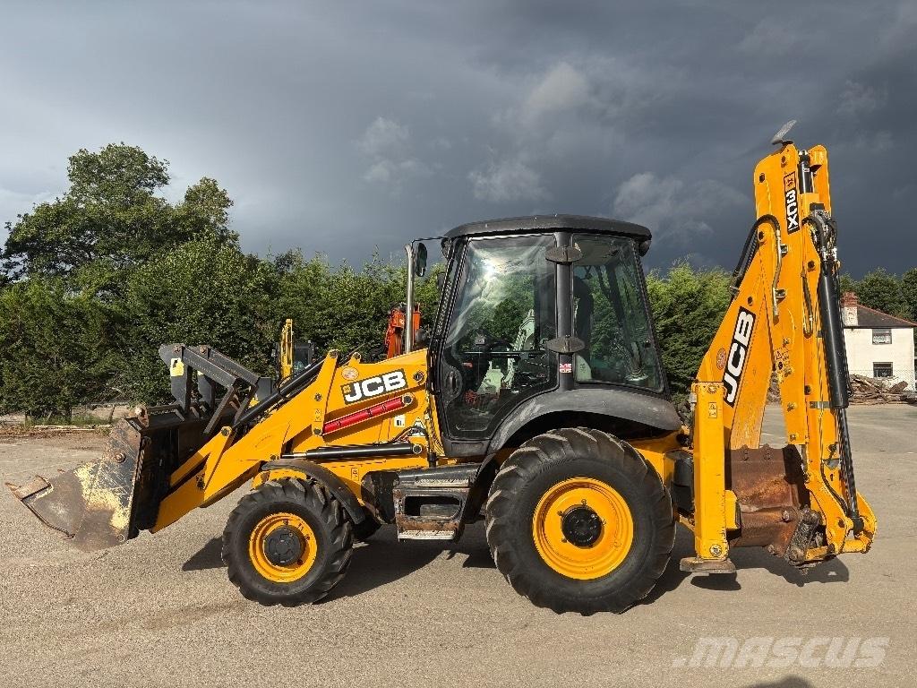 JCB 3CX Ekskavatori-iekrāvēji