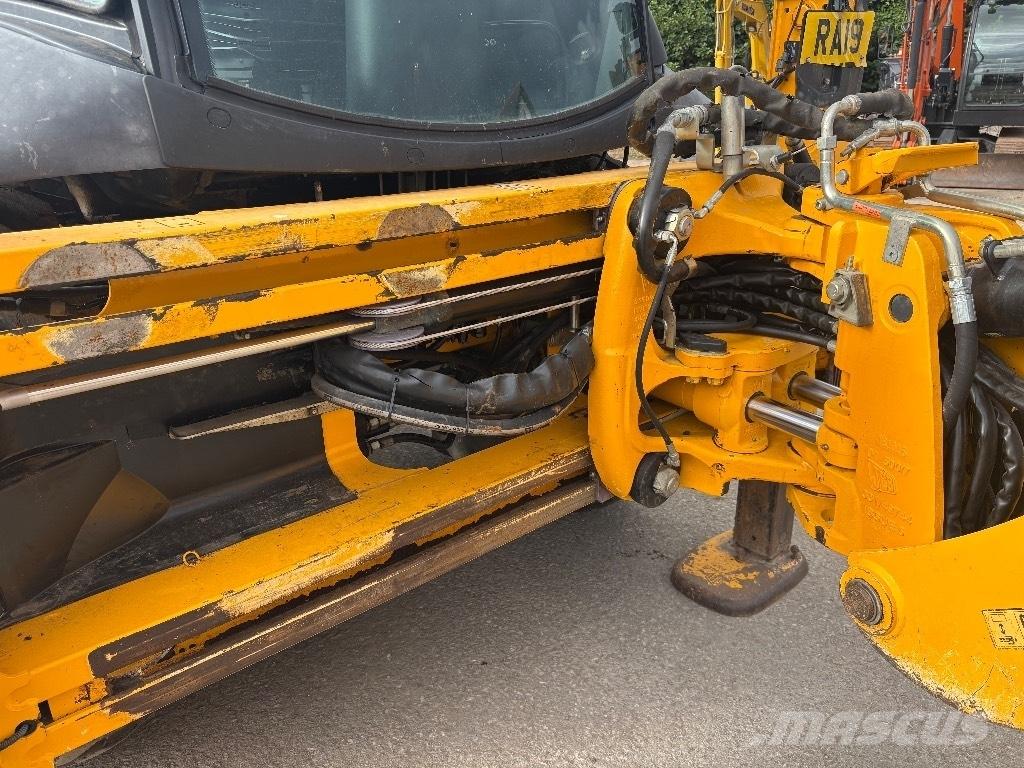 JCB 3CX Ekskavatori-iekrāvēji