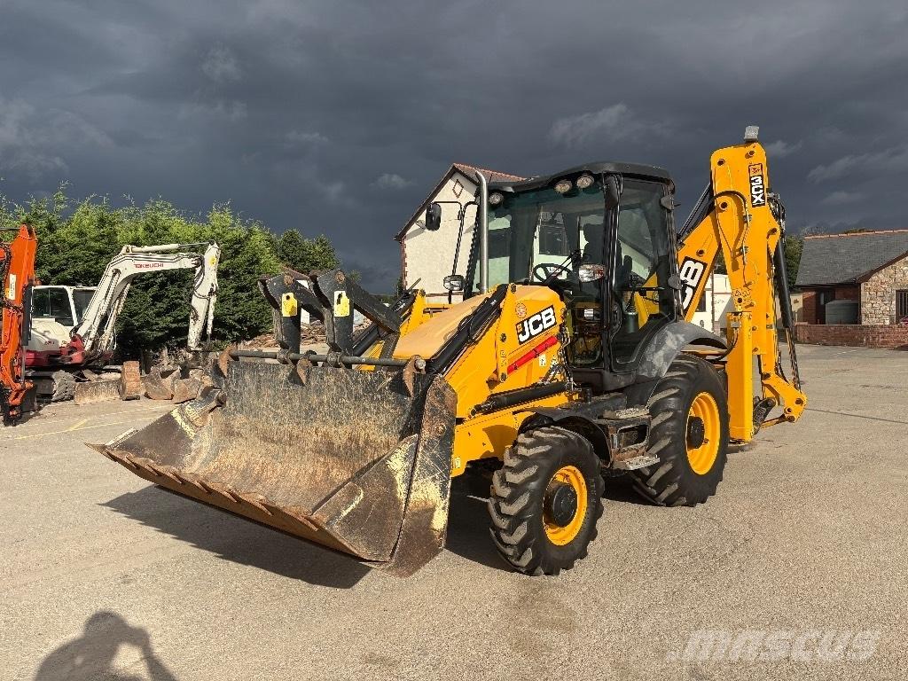 JCB 3CX Ekskavatori-iekrāvēji