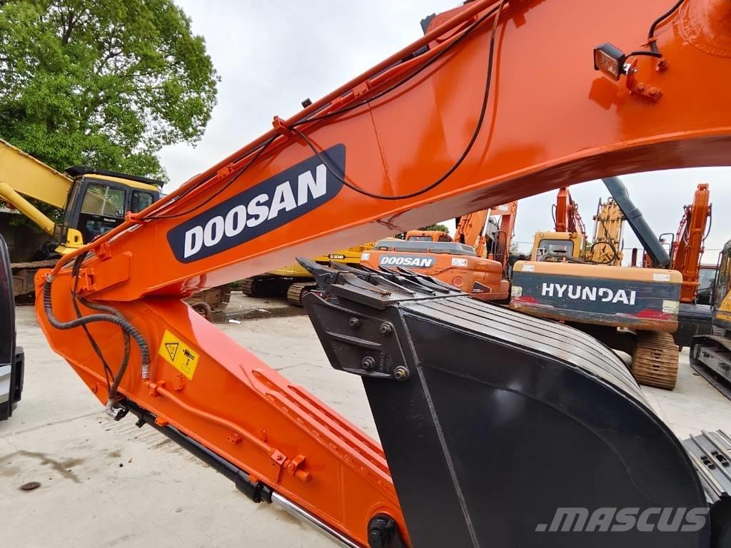Doosan DX 225 LC Kāpurķēžu ekskavatori