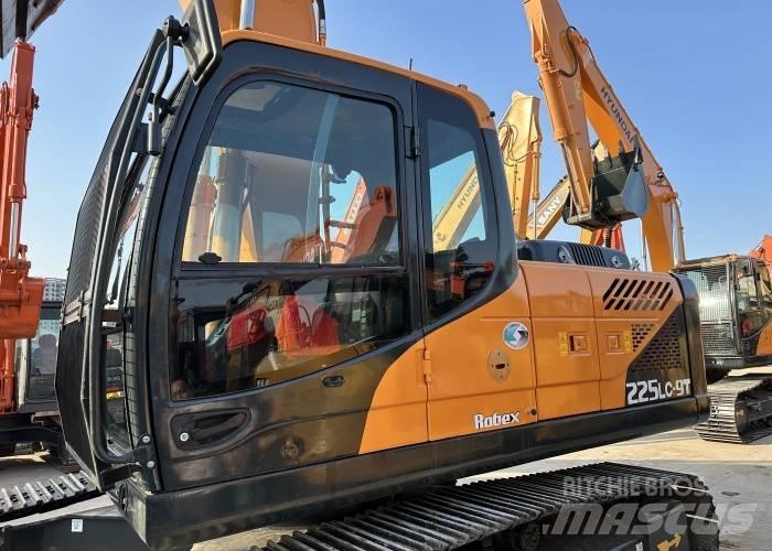 Hyundai 225 Kāpurķēžu ekskavatori