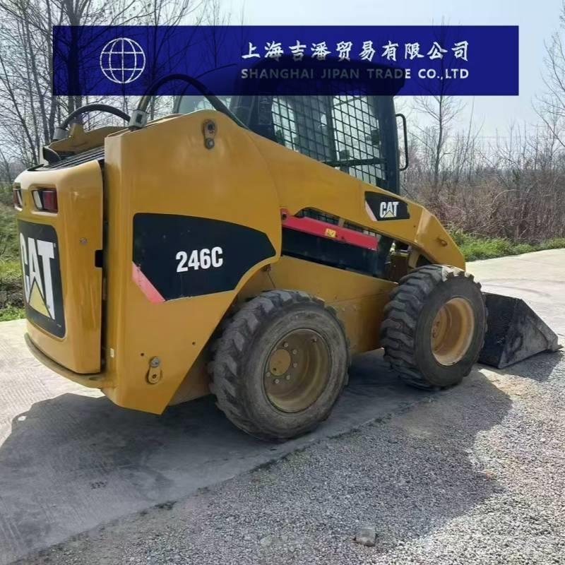 CAT 246 C Lietoti riteņu kompaktiekrāvēji