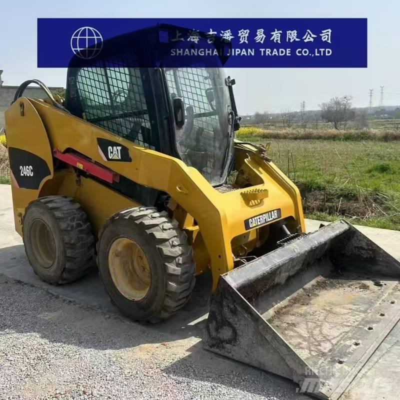 CAT 246 C Lietoti riteņu kompaktiekrāvēji