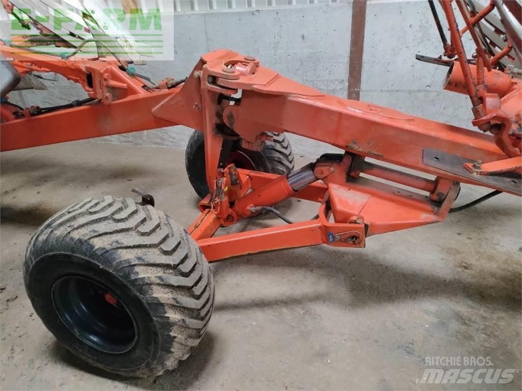 Kuhn Manager 8 NSH Parastie arkli
