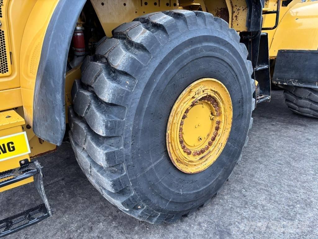 CAT 980 Iekrāvēji uz riteņiem