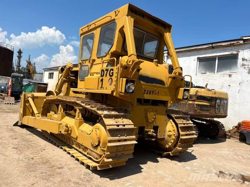 CAT D 7 G Kāpurķēžu buldozeri