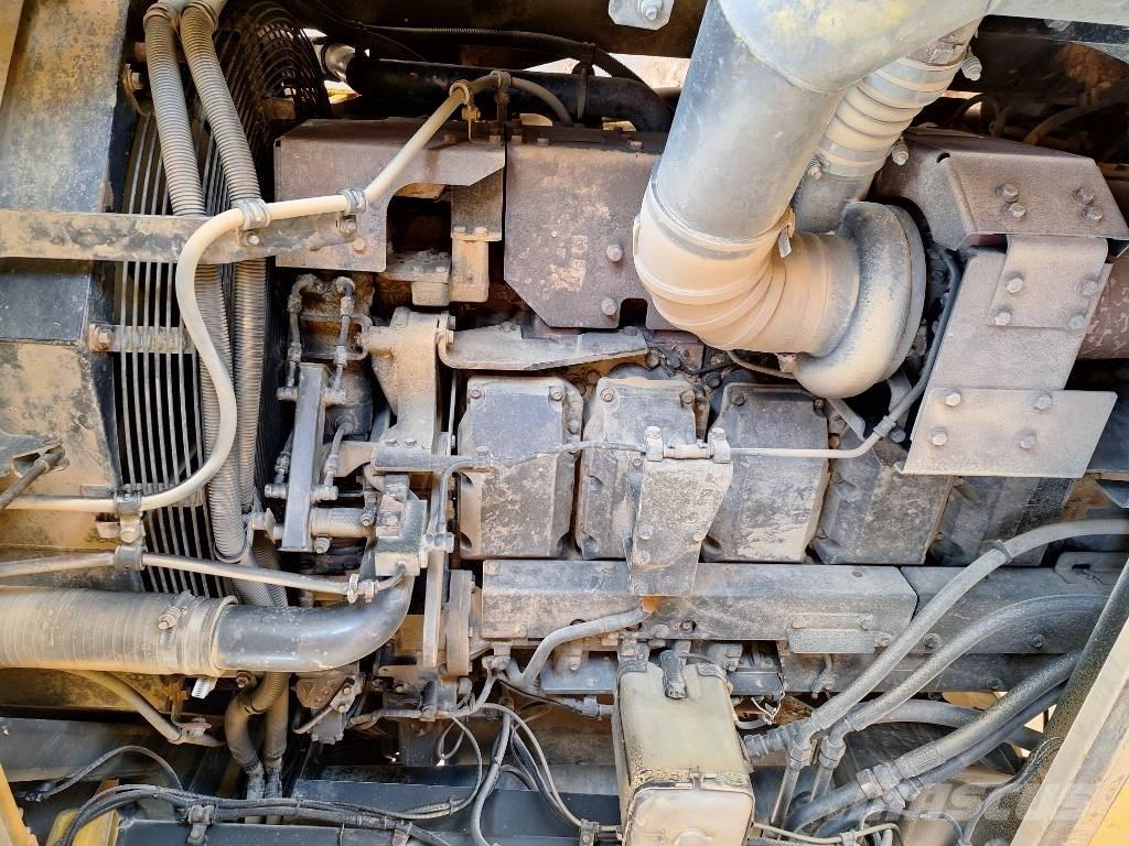 Komatsu HD605-7EO Karjeras kravas automašīnas
