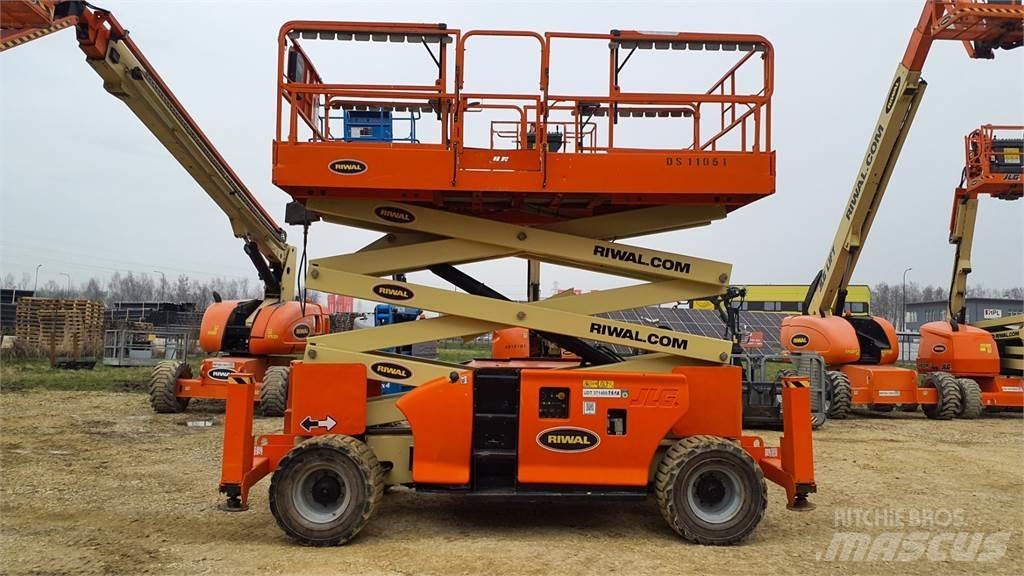 JLG 3394RT Šķerveida pacēlāji