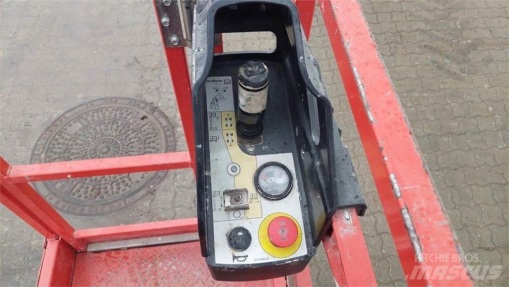 SkyJack SJ12 Vertikālie pacēlāji