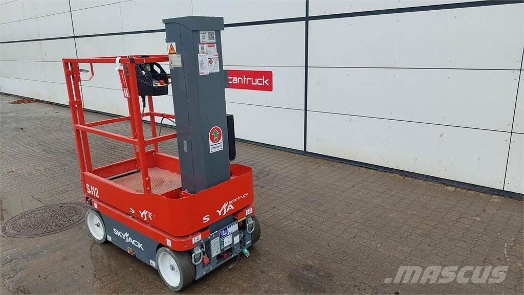 SkyJack SJ12 Vertikālie pacēlāji