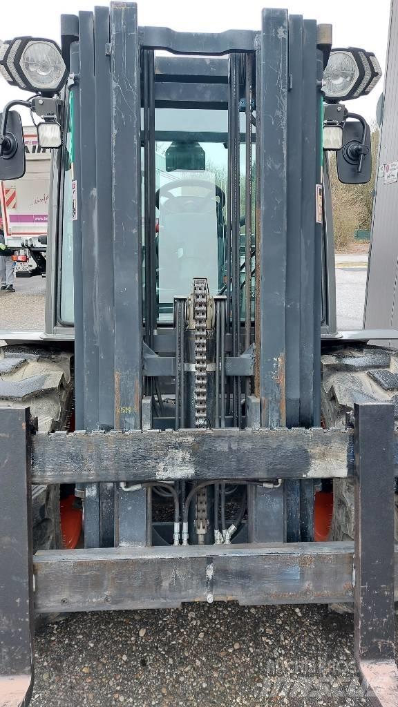 Ausa C 351 H4X Tehnika ar dīzeļa dzinēju