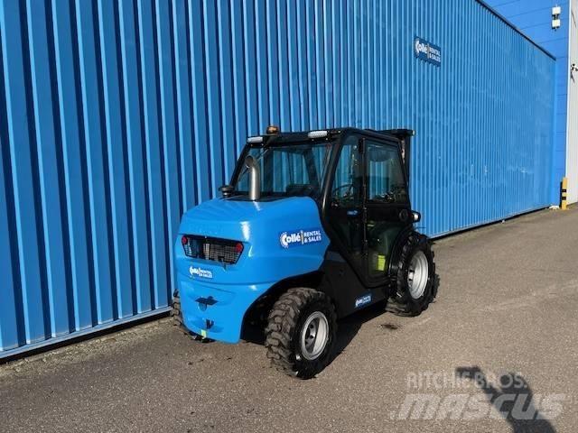 Manitou MC25-4 Teleskopiskie manipulatori