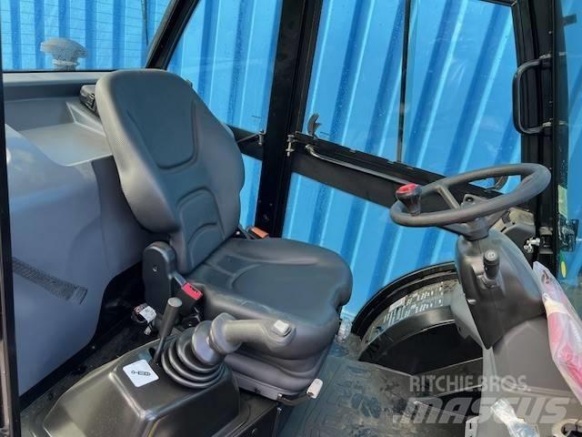 Manitou MC25-4 Teleskopiskie manipulatori