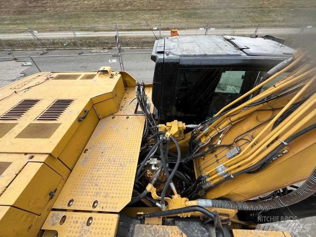 CAT 330 Kāpurķēžu ekskavatori