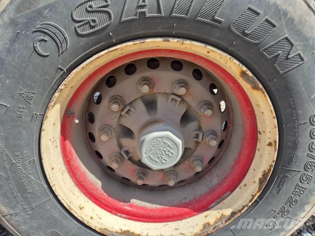 Nopa 3 axle tipper Pašizgāzējs