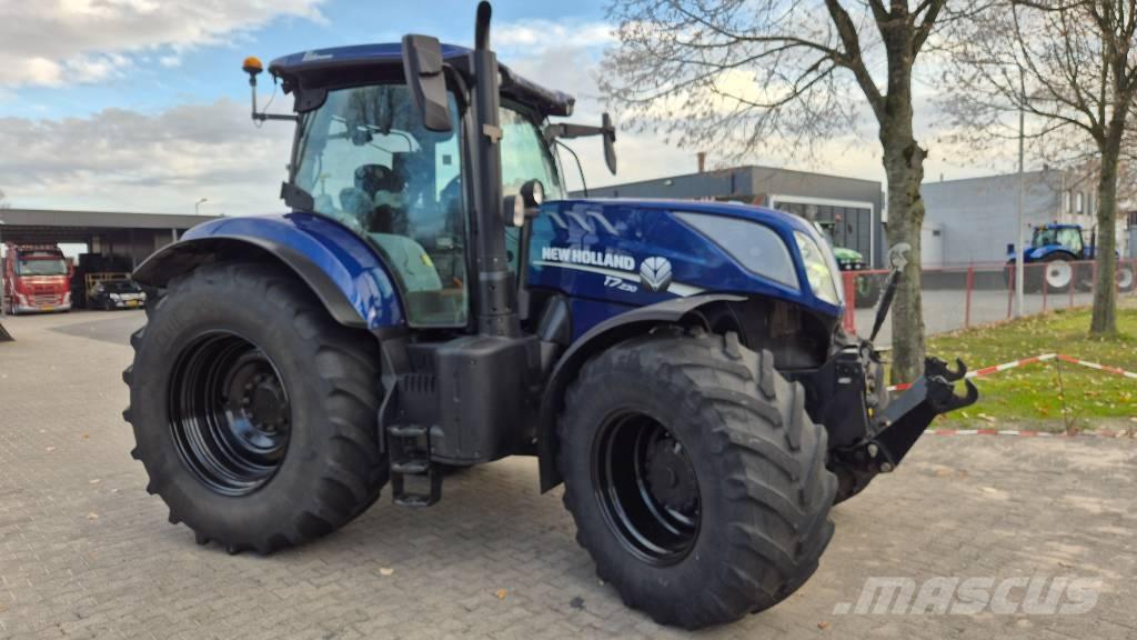 New Holland T 7.230 Traktori