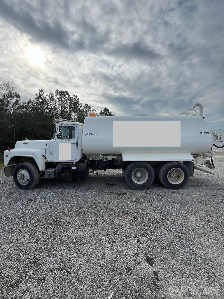 Mack RD 688 Ūdens mašīnas