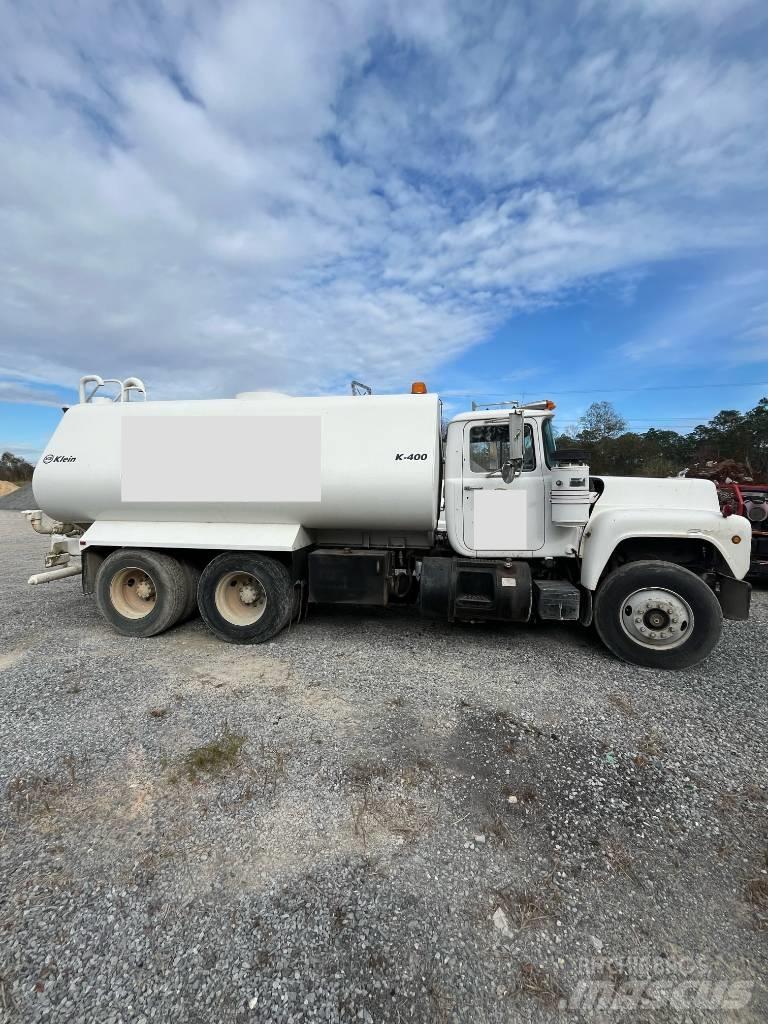 Mack RD 688 Ūdens mašīnas