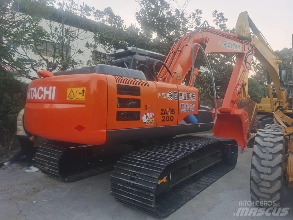 Hitachi ZX 200 Kāpurķēžu ekskavatori