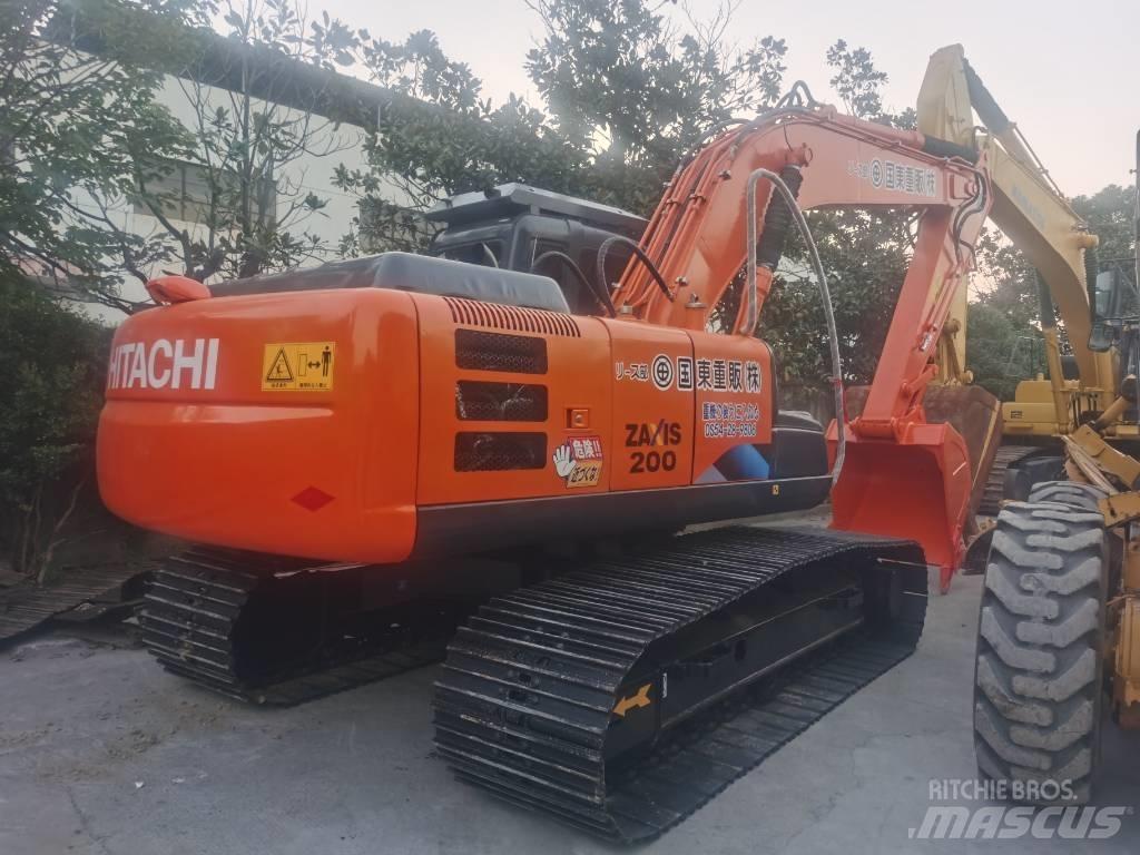 Hitachi ZX 200 Kāpurķēžu ekskavatori