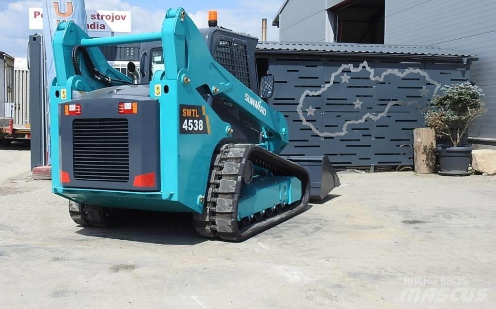 Sunward SWTL4538 Lietoti riteņu kompaktiekrāvēji