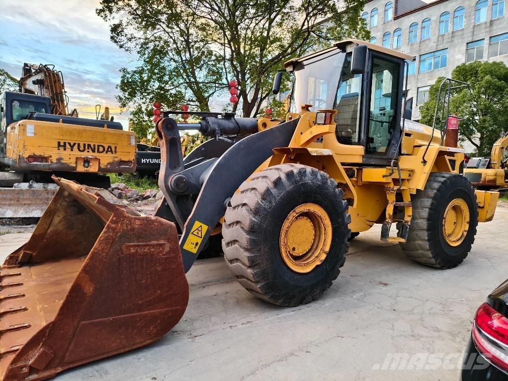 Volvo L 120 Iekrāvēji uz riteņiem