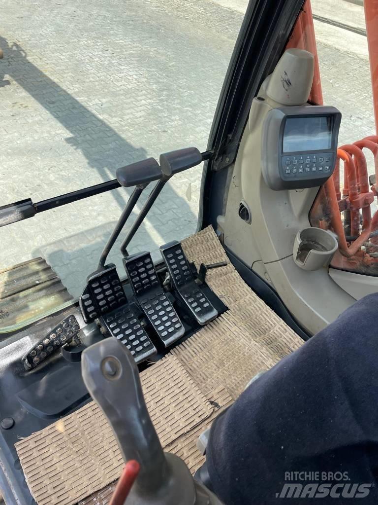 Hitachi ZX 180 Kāpurķēžu ekskavatori