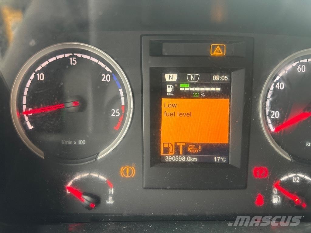 Scania P370 6x2*4 Treileri ar āķi