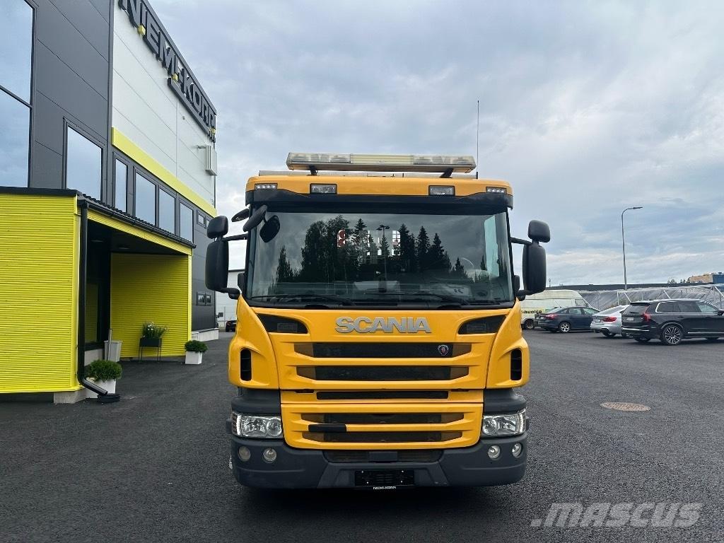 Scania P370 6x2*4 Treileri ar āķi