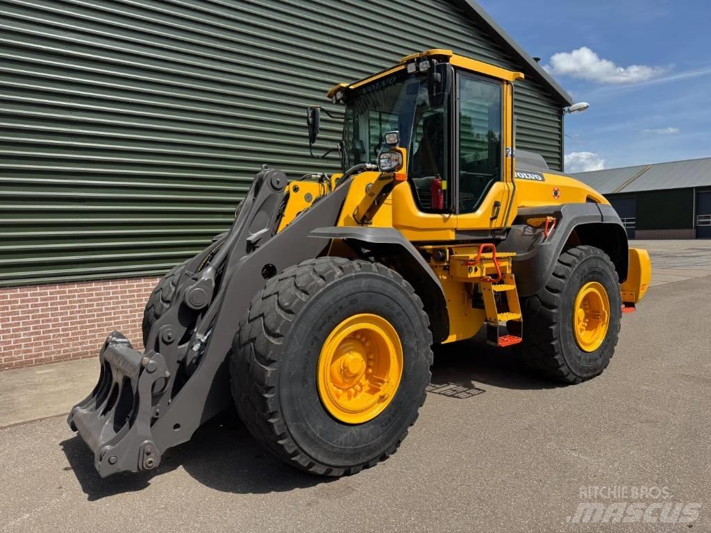 Volvo L 120 H Iekrāvēji uz riteņiem